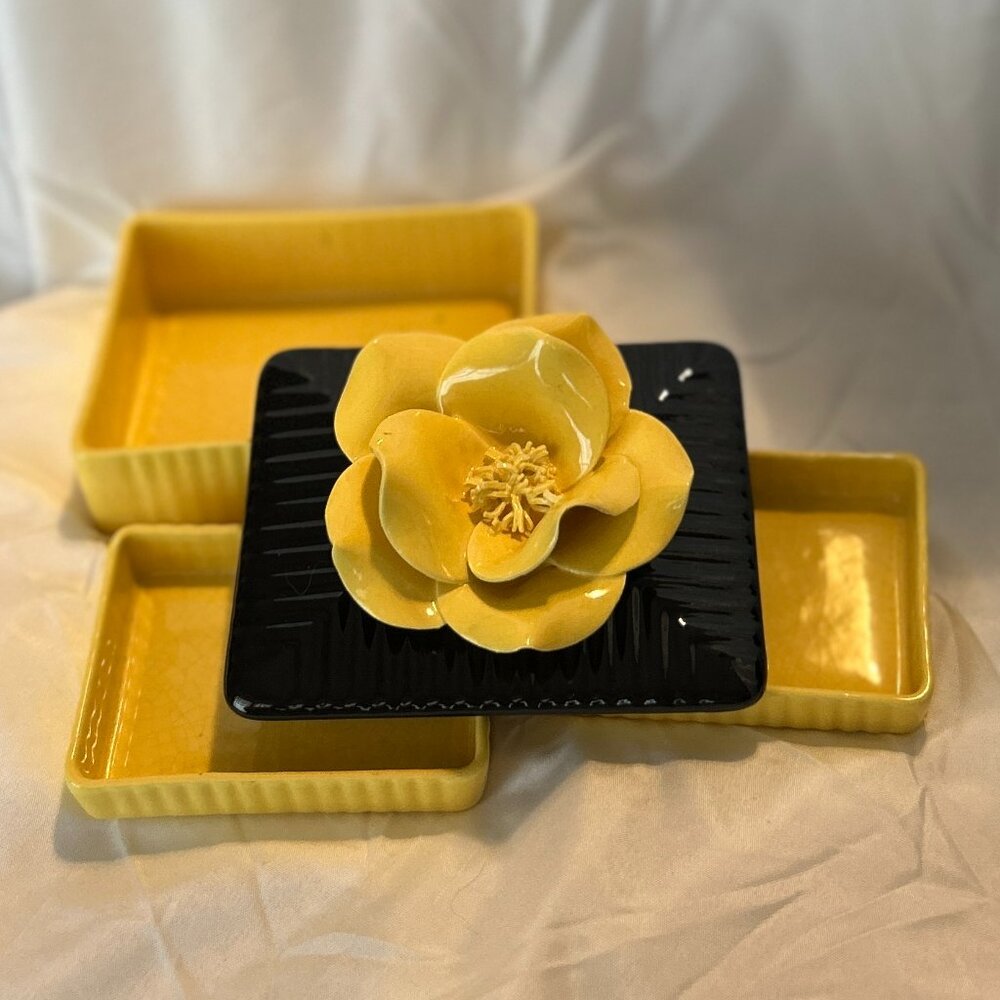Ceramic Rose Trinket Dresser Set - Picture 2 of 5